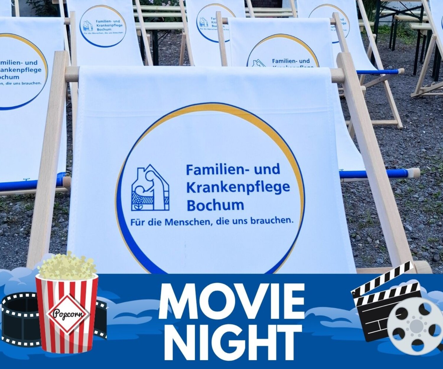 Liegestühle mit dem Logo der Familien- und Krankenpflege Bochum