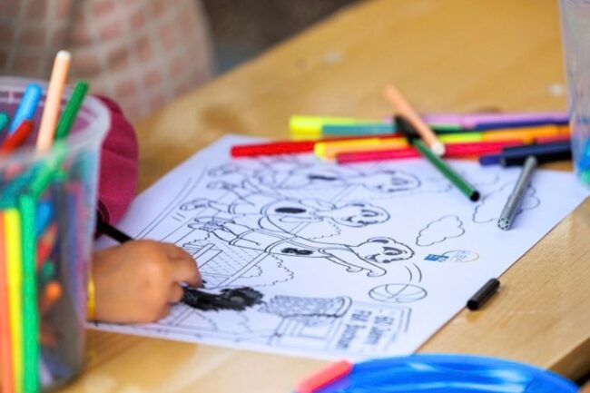 Ausmalbilder für Kinder wurden angeboten beim Jubiläumsfest der Familien und Krankenpflege Bochum.
