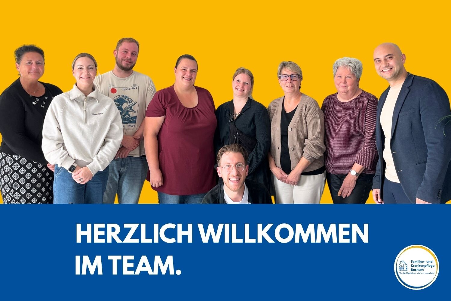 Gruppenfoto mit 9 Personen zur Begrüßungsveranstaltung bei der Familien und Krankenpflege Bochum.